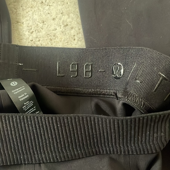 Lululemon license to train right 27", SIZE XS, NWT - Picture 4 of 9